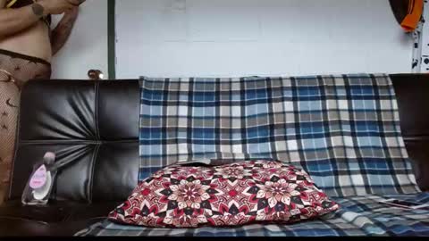 Snapshot of oxxy_jean chatting on September 21, 2025, 8:43 pm Jeannifer online show from September 21, 2025, 8:43 pm