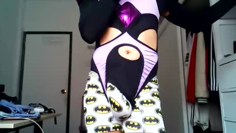 Snapshot of oxxy_jean chatting on December 17, 2025, 7:31 pm Jeannifer online show from December 17, 2025, 7:31 pm