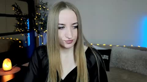 Oxy Foxie online show from May 20, 2026, 6:36 pm