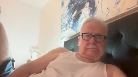 ozhairybearxxxx online show from December 17, 2024, 11:28 am