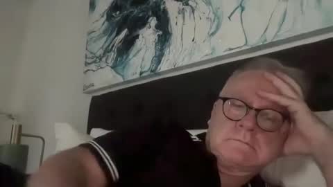 ozhairybearxxxx online show from December 23, 2024, 9:05 am