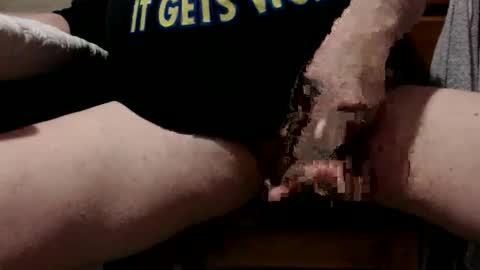 Snapshot of ozziebloke01 chatting on April 5, 2026, 12:19 am ozziebloke01 online show from April 5, 2026, 12:19 am