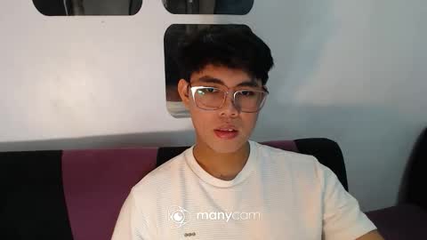 Snapshot of p1noytwink_ chatting on December 19, 2025, 1:34 am Terrence online show from December 19, 2025, 1:34 am