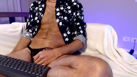 Snapshot of p_h_i_l chatting on January 16, 2025, 3:46 pm Fede online show from January 16, 2025, 3:46 pm