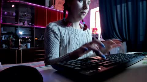 Ella online show from January 29, 2025, 1:07 pm