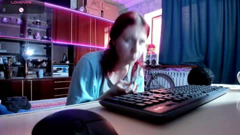 Ella online show from February 11, 2025, 1:51 pm