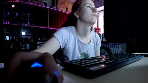 Ella online show from March 10, 2025, 11:53 am