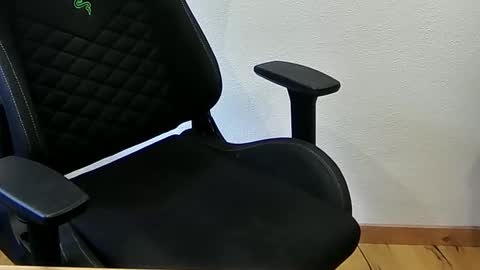 paauljdhd122 online show from April 5, 2026, 12:02 pm