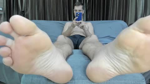 Snapshot of pablo_feet chatting on November 18, 2025, 3:45 am Paolo 187 84 online show from November 18, 2025, 3:45 am