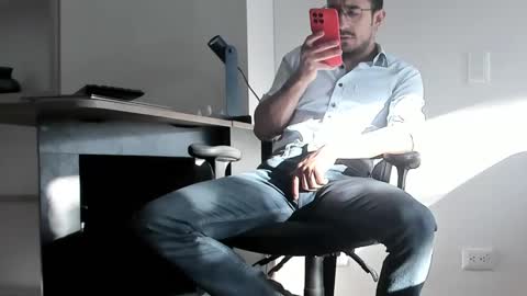 Snapshot of pablo_rincon95 chatting on January 12, 2025, 12:23 pm pablo rincon95 online show from January 12, 2025, 12:23 pm