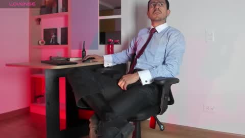 Snapshot of pablo_rincon95 chatting on December 4, 2025, 11:30 am pablo rincon95 online show from December 4, 2025, 11:30 am