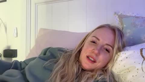 paige32323 online show from January 11, 2026, 5:07 pm