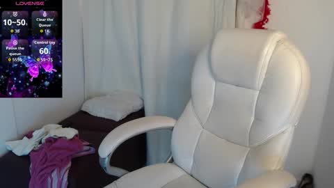 Snapshot of paiper_halliwey chatting on November 30, 2025, 11:58 am paiper online show from November 30, 2025, 11:58 am