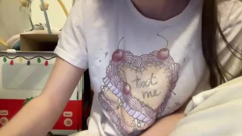 paisleysnowxo online show from March 6, 2025, 5:24 am