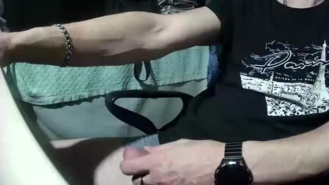 pajero1271 online show from December 19, 2025, 7:10 pm