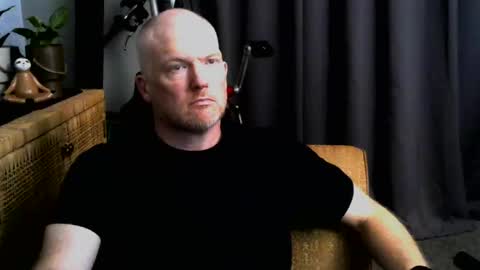 pale_dad_bod online show from November 15, 2025, 2:53 am