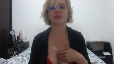 Snapshot of paloma_martin chatting on February 12, 2025, 2:35 am paloma online show from February 12, 2025, 2:35 am