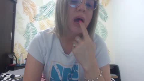 Snapshot of paloma_martin chatting on September 17, 2025, 11:39 pm paloma online show from September 17, 2025, 11:39 pm