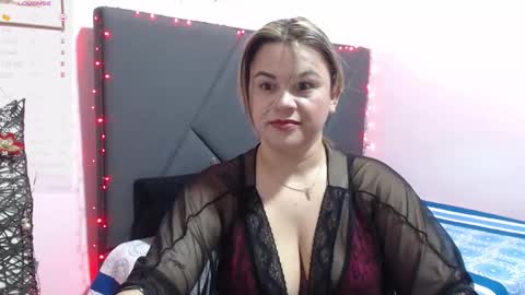 Snapshot of pamela_echeverria chatting on December 17, 2025, 10:21 am pamela_echeverria online show from December 17, 2025, 10:21 am