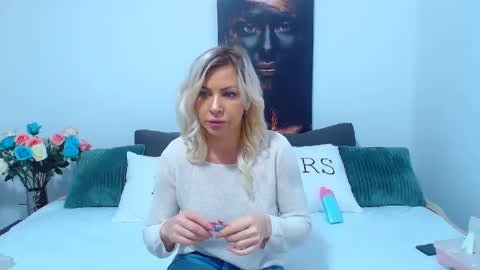 PAMEL ISSY online show from January 6, 2025, 1:08 pm