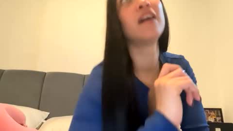 pamela_milleer online show from April 8, 2026, 4:34 am