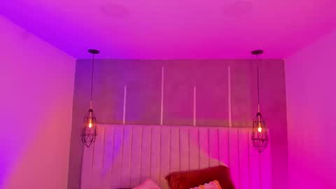 Snapshot of pamela_vega chatting on September 19, 2025, 11:55 am Manuela online show from September 19, 2025, 11:55 am