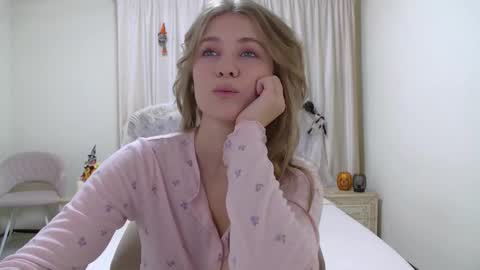 Pamela Blair online show from November 1, 2025, 7:16 pm