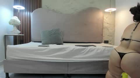 pamelabonnet_mml online show from December 14, 2025, 8:02 pm