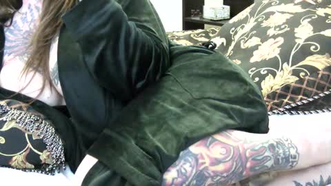 PAMELA GUNNS online show from February 4, 2025, 7:00 pm