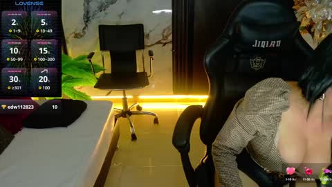 Snapshot of pamelajackson__ chatting on January 6, 2025, 10:15 pm Paola online show from January 6, 2025, 10:15 pm