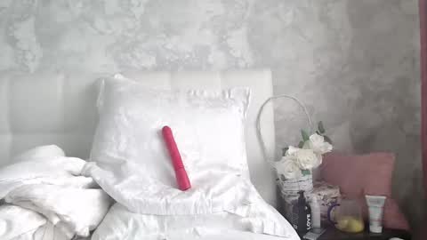 Pamella online show from October 19, 2025, 6:47 am