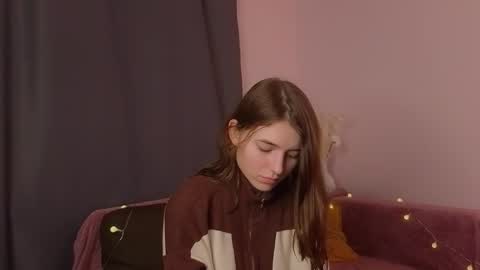 daniella online show from November 7, 2025, 7:47 pm