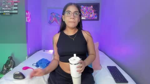 Snapshot of pammelaross chatting on April 28, 2026, 5:18 pm Pammela online show from April 28, 2026, 5:18 pm