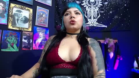 Snapshot of pandoragoddess chatting on January 7, 2025, 9:14 pm       online show from January 7, 2025, 9:14 pm