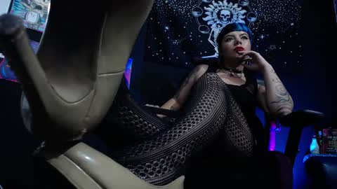 Snapshot of pandoragoddess chatting on February 7, 2025, 8:20 pm       online show from February 7, 2025, 8:20 pm