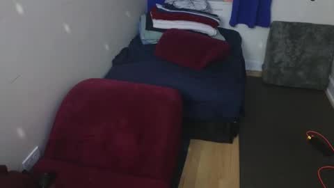 Snapshot of pantslesstraveler_plt chatting on February 25, 2025, 10:29 pm PantsLessTraveler online show from February 25, 2025, 10:29 pm