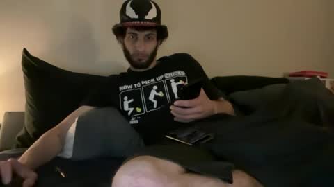 Snapshot of pantslesstraveler_plt chatting on September 18, 2025, 5:59 pm PantsLessTraveler online show from September 18, 2025, 5:59 pm