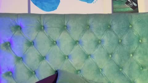 Paola Lyon online show from April 9, 2026, 5:40 pm