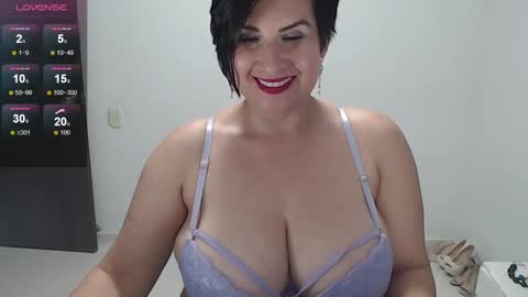 Paola Williams online show from February 28, 2025, 2:42 am