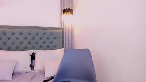    online show from February 19, 2025, 2:55 pm