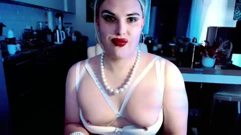 Sarina Williams online show from May 19, 2026, 11:49 am