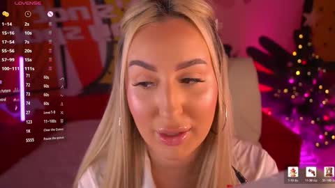 Snapshot of paolamola chatting on January 11, 2026, 1:49 pm Lia online show from January 11, 2026, 1:49 pm