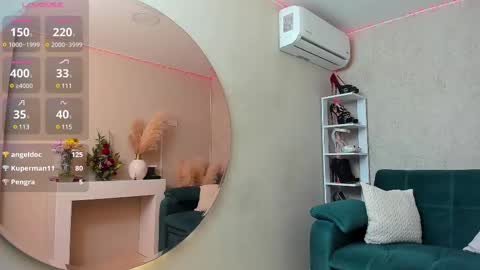 paolarey_ online show from February 12, 2025, 2:32 pm