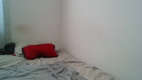 papi_adiel4 online show from February 2, 2025, 11:32 pm