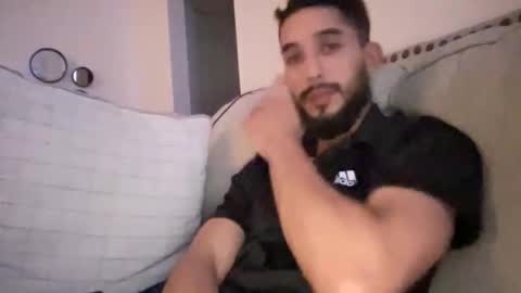 papicubano_guapo23cm online show from October 18, 2025, 5:32 am