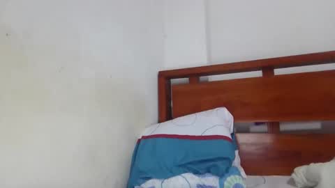 Snapshot of papiniko00 chatting on October 4, 2025, 9:35 pm nicolas online show from October 4, 2025, 9:35 pm