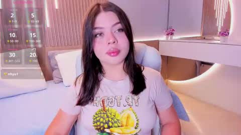 Amy and my doll online show from October 30, 2025, 3:52 am