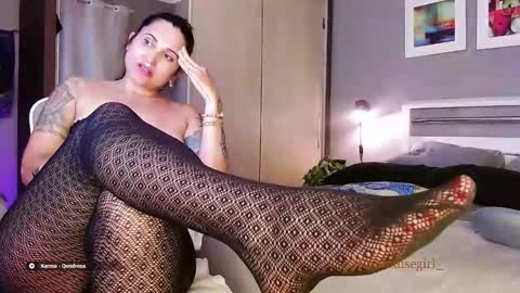Snapshot of paradisegirl_ chatting on February 20, 2026, 11:49 pm My alter ego Betinna Flowers - a tattooed Miss - Are you missing me come in here - online show from February 20, 2026, 11:49 pm