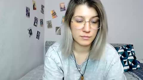 paradisexparadisex online show from January 19, 2025, 2:47 am