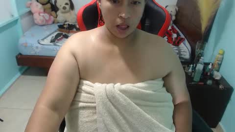 Snapshot of pareja_explosivasexx chatting on January 11, 2025, 11:34 am Luna online show from January 11, 2025, 11:34 am